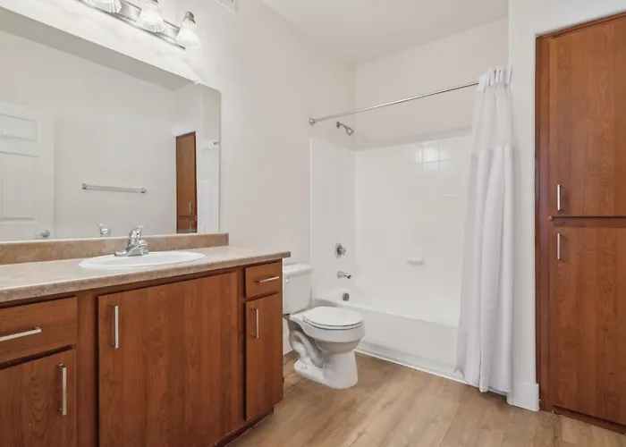 Apartment Cozysuites - Westgate With Pool 17