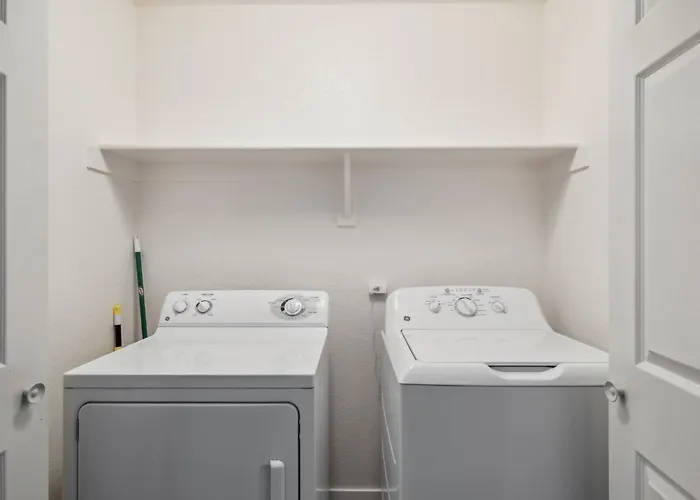 Cozysuites - Westgate With Pool 17 Glendale